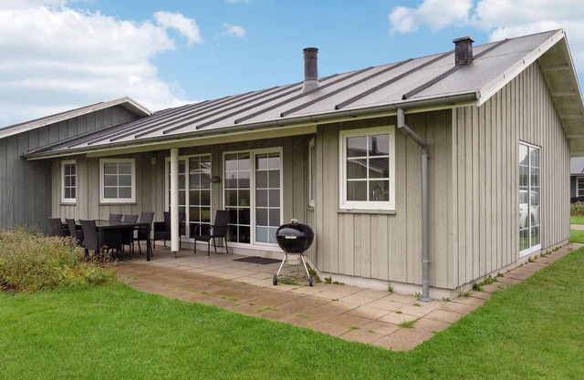 Amazing home in Nørre Nebel with WiFi