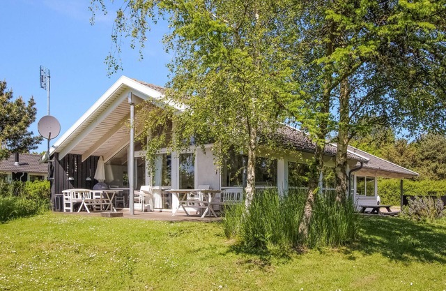 Amazing home in Samsø with kitchen