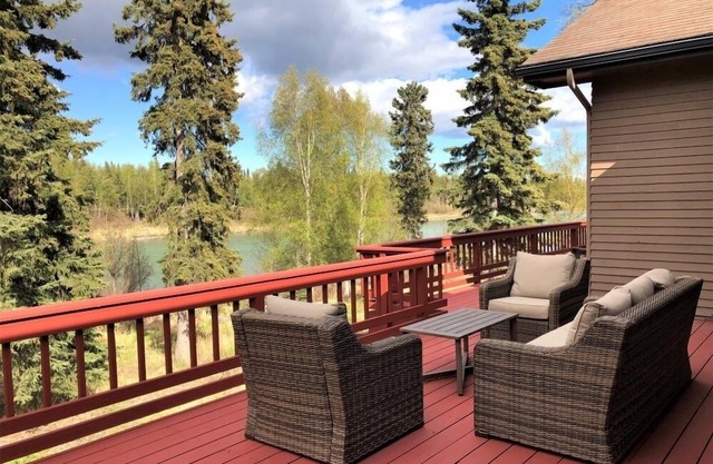 Amazing Kenai River Front Home With Beautiful Views