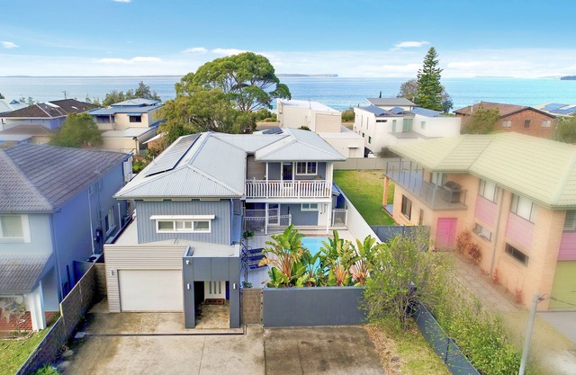 Amazing location, close to Moona Moona Creek, beach, restaurants, cafes