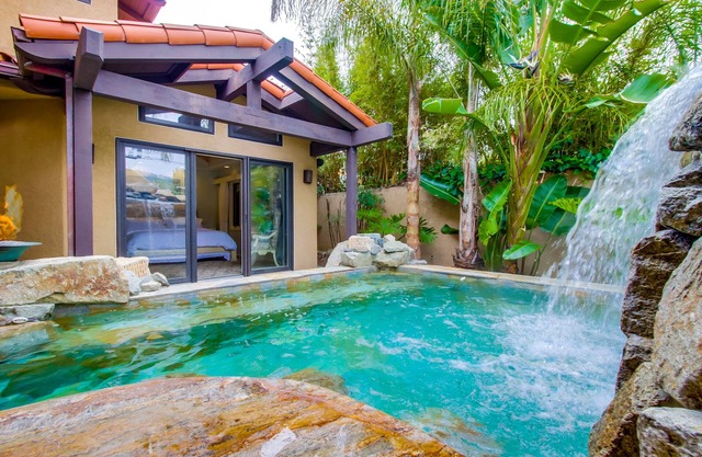 Amazing location with endless views and stunning sunsets.4/bed, 3/bath home