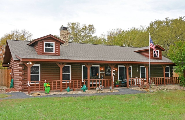 Amazing Log Home on 4 acres
