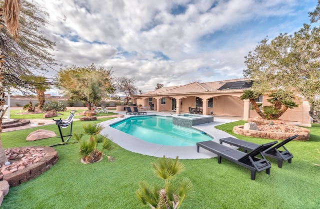 Amazing Modern House! Big Backyard Big pool 5 Bedrooms 2 Masters 3 Bathrooms