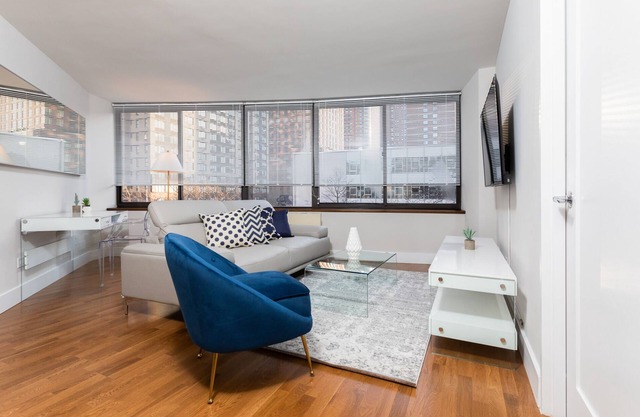 Amazing New UES Luxury 2 Bed w/Gym, Pool #6142