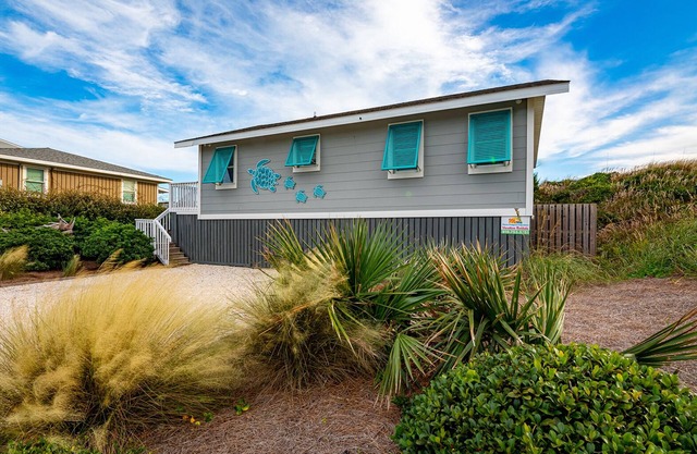Amazing Ocean Front Cottage on the Crystal Coast