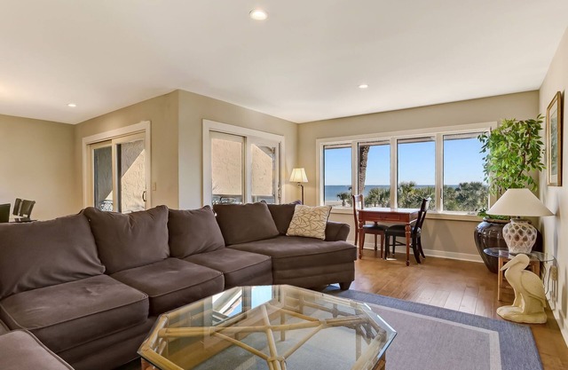 Amazing Ocean Views, 4 bed/4 bath, 1420 Windsong