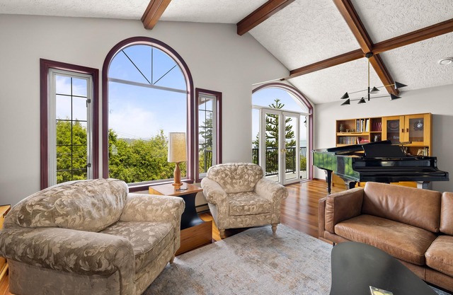 Amazing Ocean Views, Hot Tub, Sleeps 10!