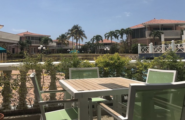 Amazing Property direct access to the Pool! Great for Families with kids.