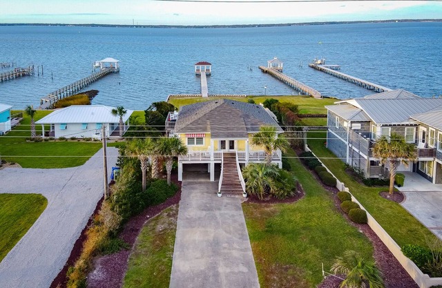 Amazing Sound Front Cottage with Private Pier and In-Ground Pool!