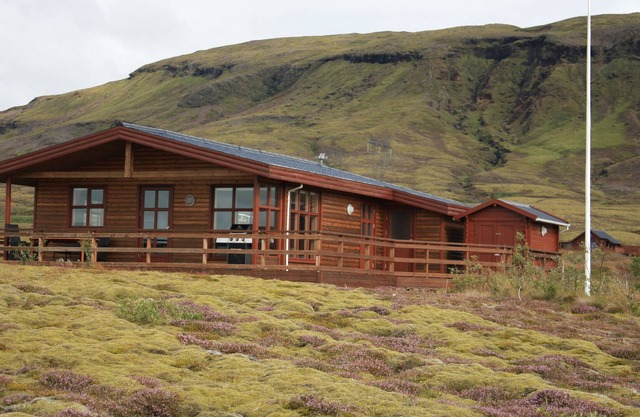 AMAZING VIEW. Great location in the heart of the Golden Circle. Luxury hot tub