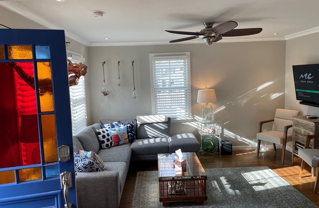Amazing WEST END location, steps away from all the action!