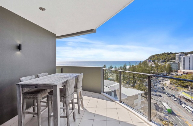 Ambience Burleigh - 2 Bed Ocean Hinterland Delight