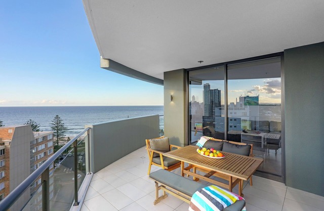 Ambience on Burleigh Beach