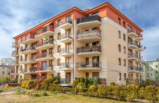 Ambria Apartments V