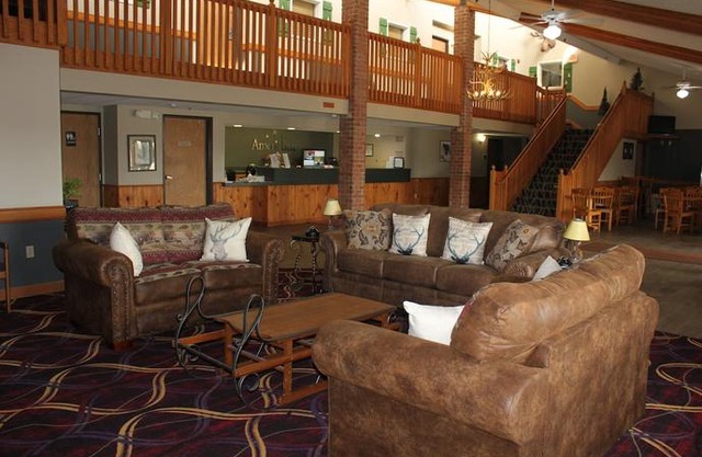 AmericInn by Wyndham West Burlington