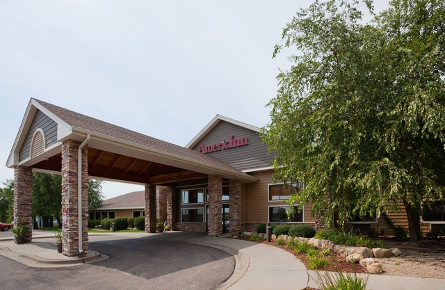 AmericInn by Wyndham Shakopee Near Canterbury Park