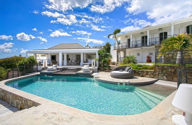 Amethyst (3/5 Rooms) Luxury villa