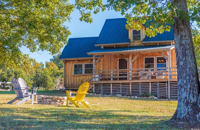 Amish-built cabin, serene and peaceful with pond and private dock for fishing.
