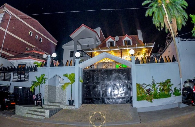 AMJ Hotel