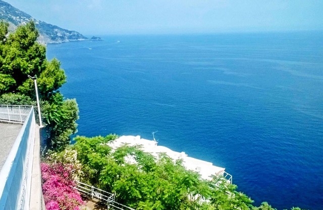 AMORE RENTALS - Casa Gianna with Sea View and Direct Access to the Sea
