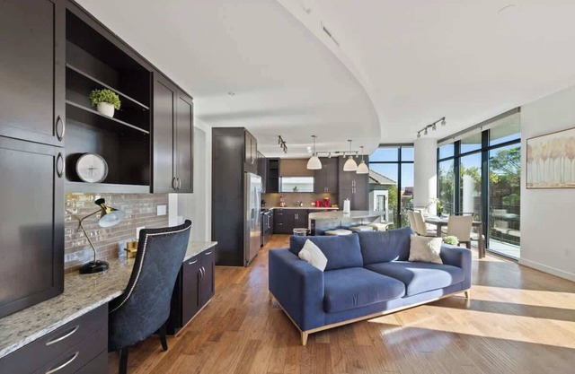 Amyfinehouse |Spacious 3BR Apt |Pool+Desk+Patio