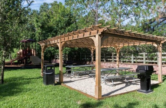 An Adventure Awaits! Free Parking, Pets Allowed, Kitchenette, Private Balcony