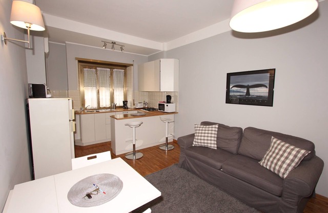 An Affordable small apartment near Trastevere Train Station