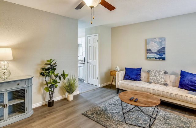 Anchor by Pleasure Pier #2: Updated Condo Community, Heart of the City