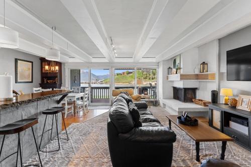 Anchorage West Condos Building 10 Unit 105