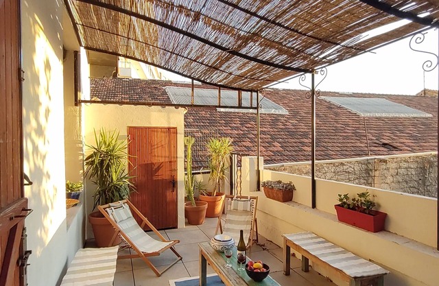 Ancienne Savonnerie 5 minutes from Palais Longchamp - 100m2 + shaded terrace