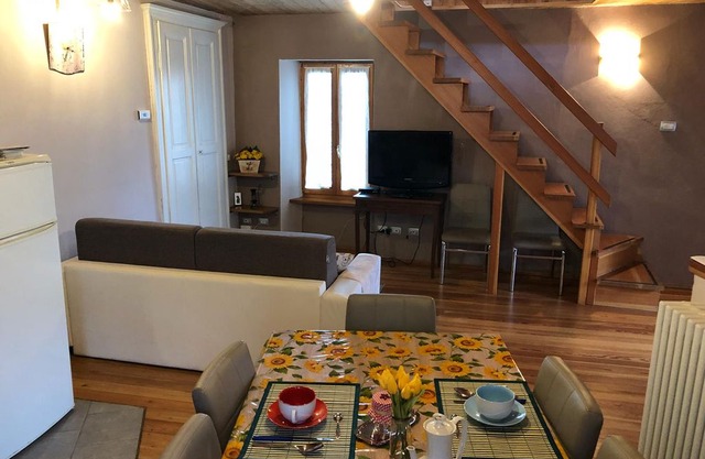 Andrea house on 3 floors 5 minutes driving from Mergozzo