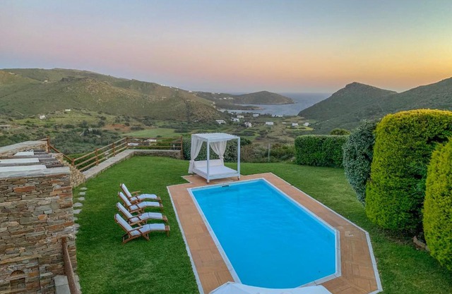 Andros: Luxurious Villa With Private Swimming Pool
