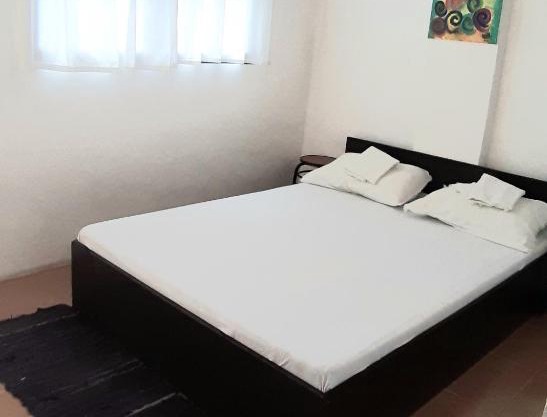 Angel and Marie's ACroom for 1-2pax
