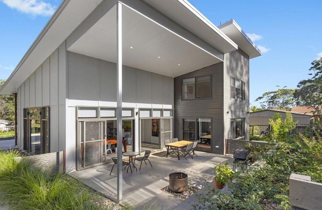 Annetts Parade Mossy Point Beach House