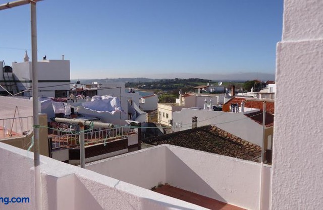 António C