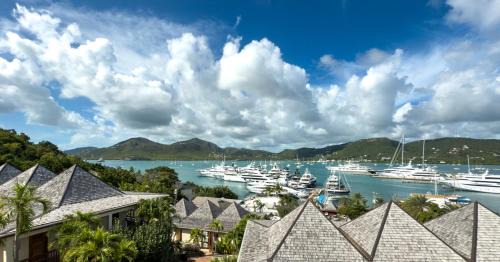 Yacht Club Marina Resort 