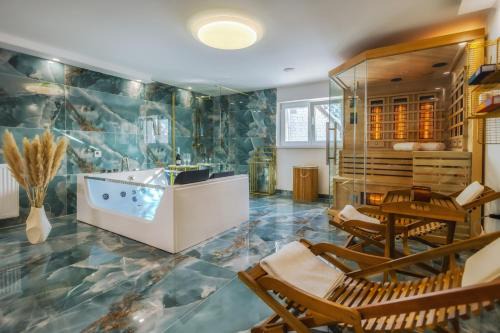 Antique Marko & SPA