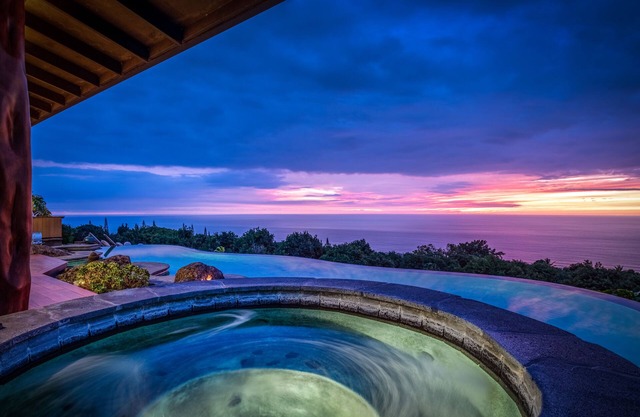 "Aolani House" Resort Style Home w/ Infiniti Pool