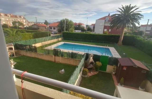 Apartamento céntrico con piscina y garaje