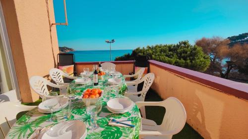 Apartamento con jardín a 11 metros de la playa. CG.