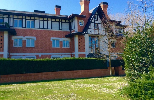 Apartamento con Jardín