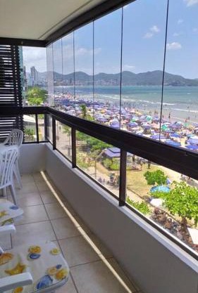 Apartamento de frente para o mar