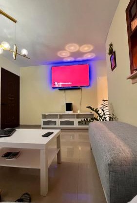 Apartamento moderno y a cojedor