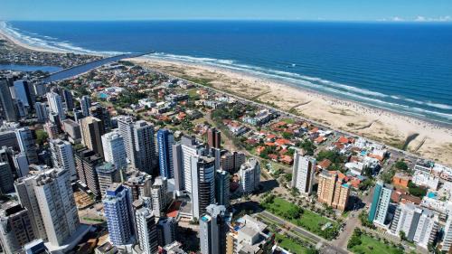 Apartamento Terrazzo com 2 Suítes a 450m do Mar - Região Nobre