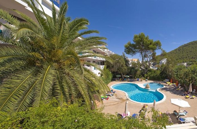 Apartamentos Cala LLonga Playa