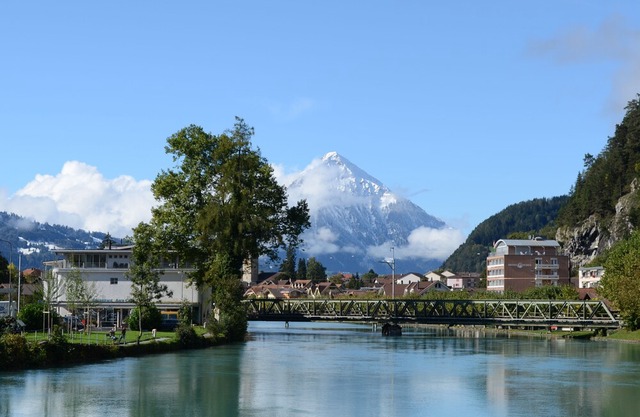 Aparthotel Goldey directly on the Aare