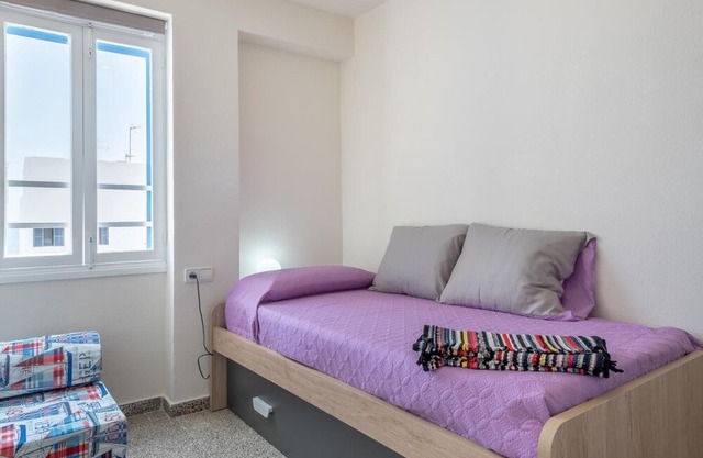 Apartment by the beach with sea views- ROCAMAR APT.