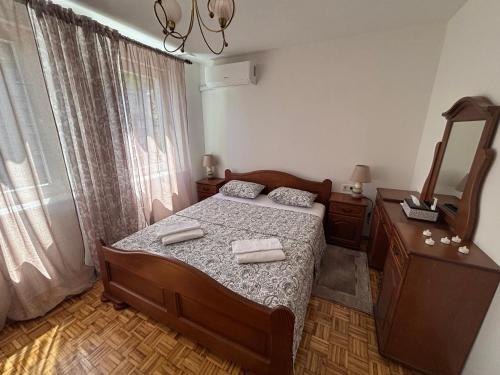 APARTMAN ADI
