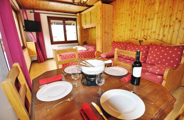Apartment 'Les Cornettes De Bise' with Mountain View and Balcony