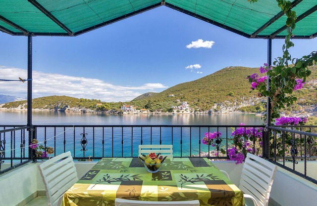 Apartment and Rooms Nikola (38301-A11) - Zastrazisce - island Hvar